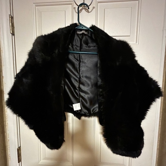 Raised Rabbit Black Fur Stole by Tristan & Iseut - Picture 1 of 6